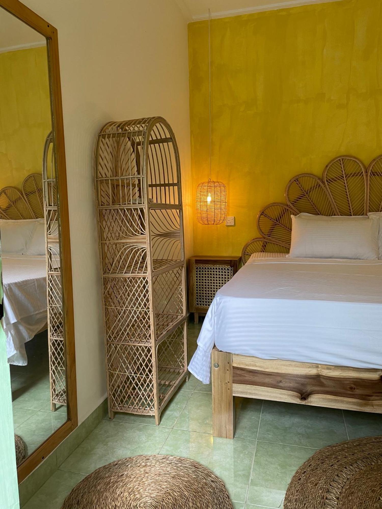 Banana Surf House Hotel Arugam Bay Eksteriør billede